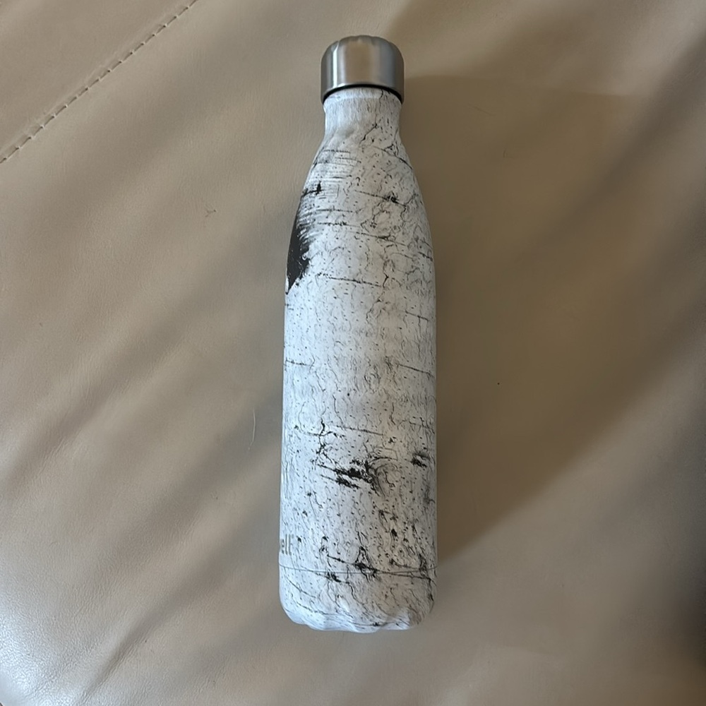NIB Swell 25oz Canteen White Black Marble - Picture 3 of 5